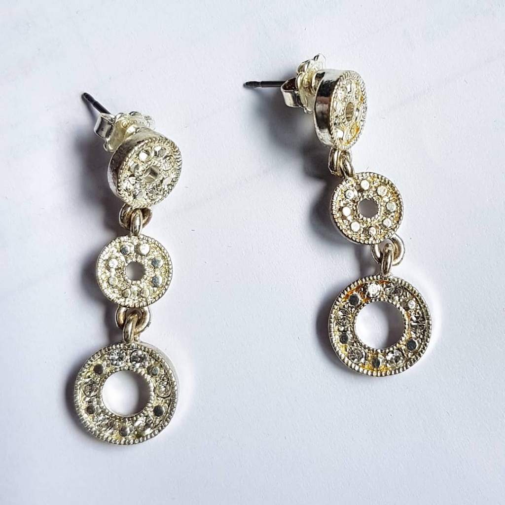 Avon Earrings Three Circles Silver Plated 17$